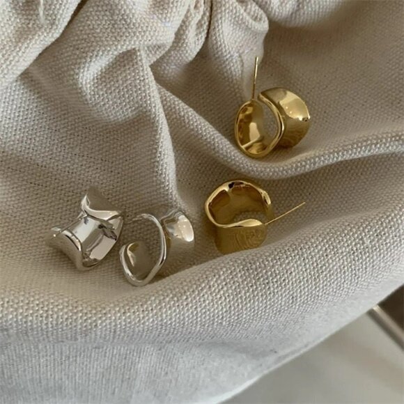 Irregular Metal Circle Hoop Earrings For Women - Picture 4 of 7